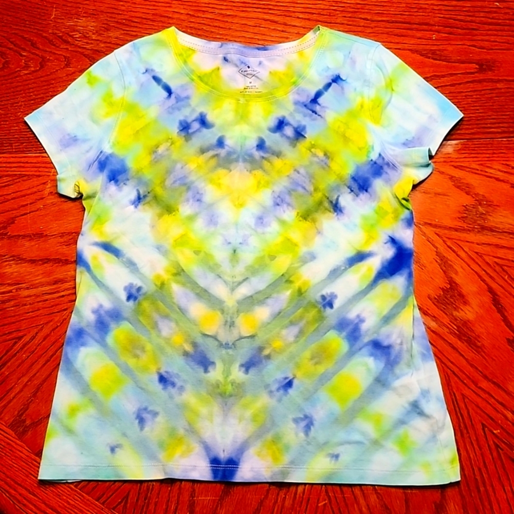 Women's short sleeve T-shirt, size M